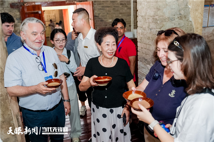 17528313329725.jpg 北马其顿大使.jpg