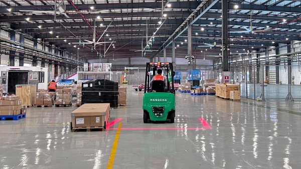 配资专业证券配资门户 深圳机场年国际及地区货运量首破百万吨